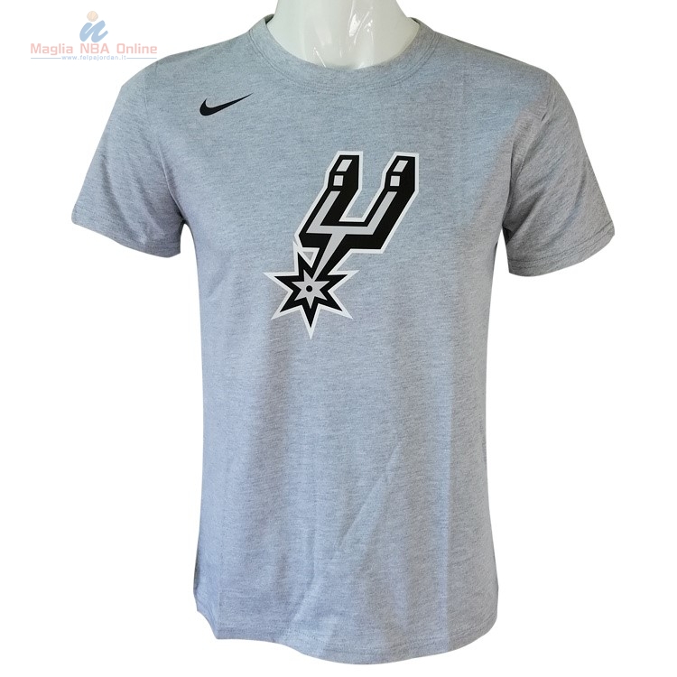Acquista T-Shirt San Antonio Spurs Nike Grigio
