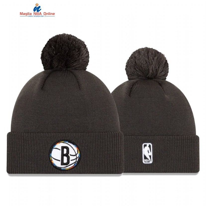 Cappelli Di Lana 2020-21 Brooklyn Nets Ciudad Charcoal Pom Nero 2020-21 Acquista