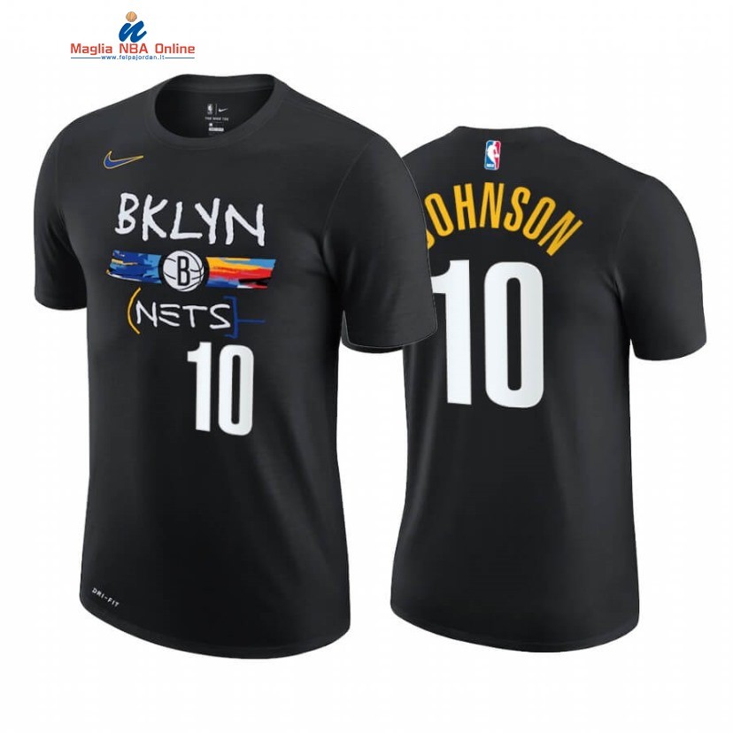 T-Shirt Brooklyn Nets #10 Tyler Johnson Story Nero Città 2020-21 Acquista