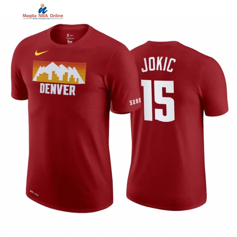 T-Shirt Denver Nuggets #15 Nikola Jokic Rosso Città 2020-21 Acquista
