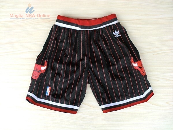 Acquista Pantaloni Basket Adidas Chicago Bulls Nero Striscia