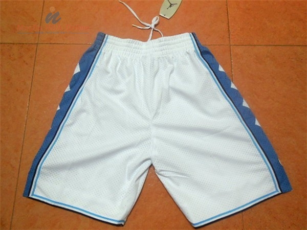 Acquista Pantaloni Basket North Carolina Bianco